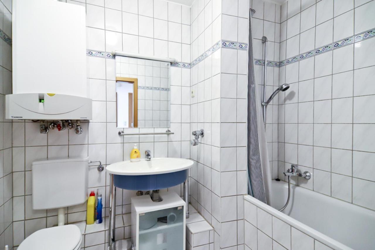 Top Ferienwohnung Veltins Arena ゲルゼンキルヒェン エクステリア 写真